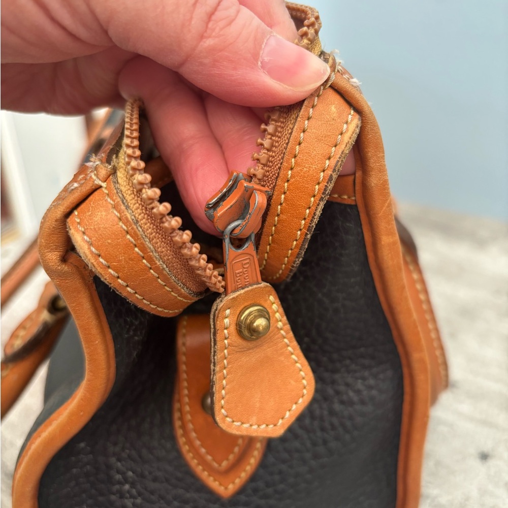 VINTAGE Dooney & Bourke All Weather Leather Handle Bag Black Brown With FLAWS - Picture 12 of 13